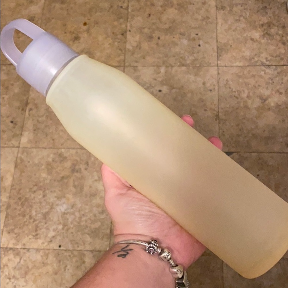 Lululemon water bottle